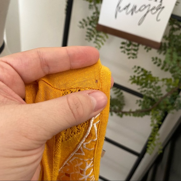 Lucky Brand Golden Glow Embroidered Peplum Sleeveless Top Medium - Picture 6 of 6